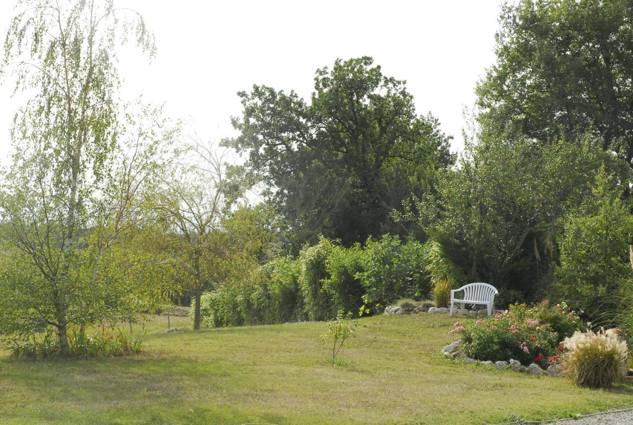Ferienwohnung Au Pajot Ambax Luaran gambar